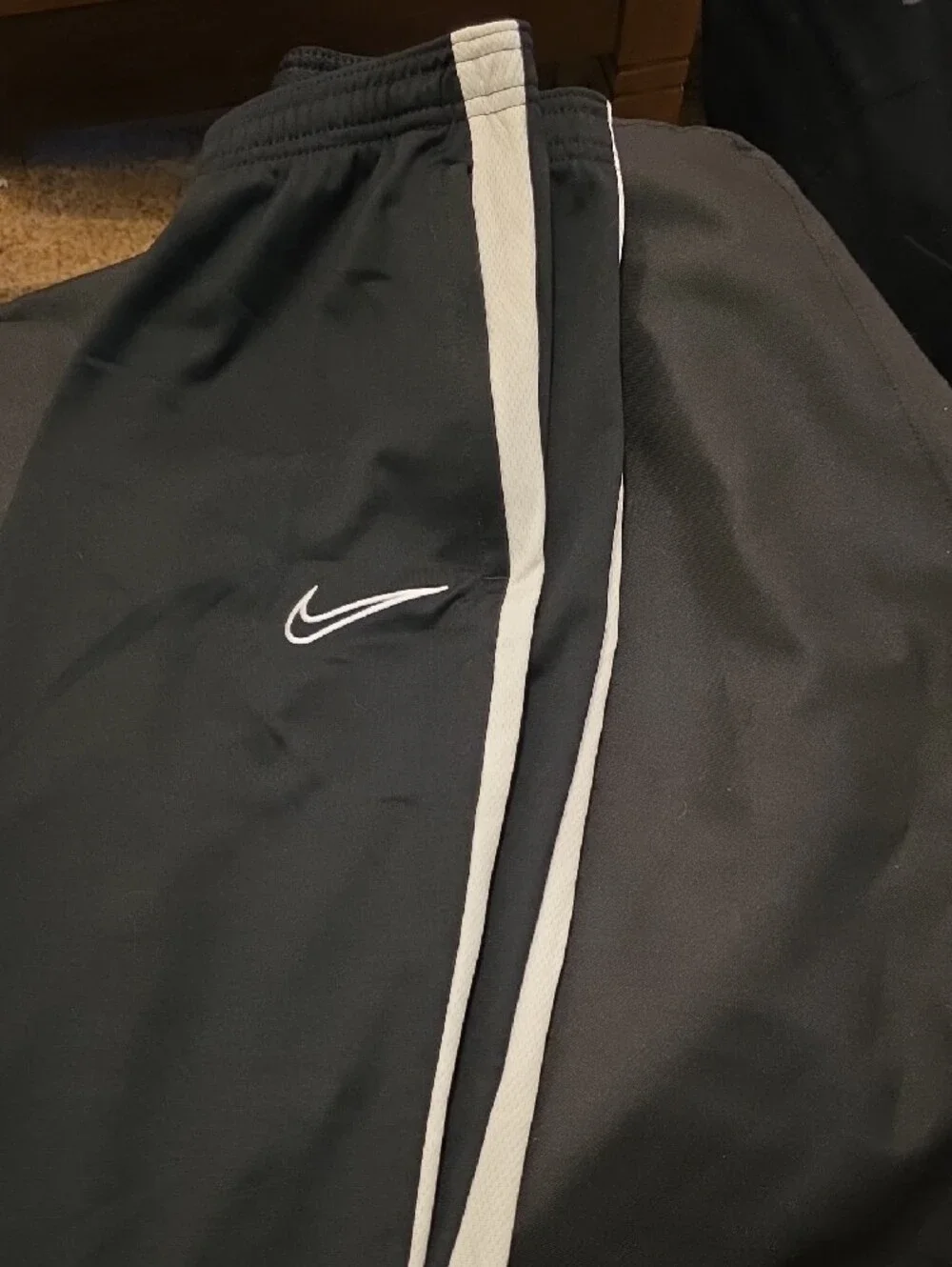 NWT Nike Women's Small Black Joggers with Zippered Pockets